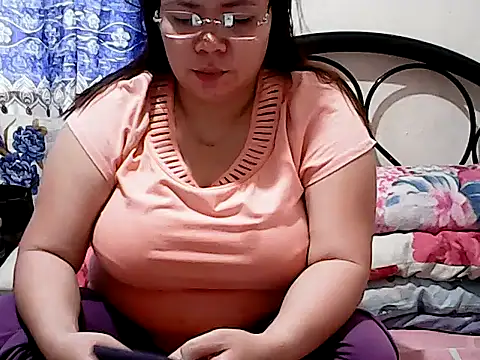 HornyPussie69 online show from 5, 8, 2026