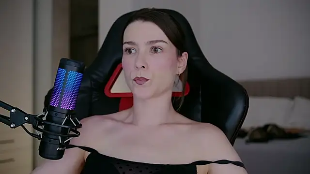 Snapshot of WowHelloAlice chatting on 1, 3, 2026 WowHelloAlice online show from 1, 3, 2026