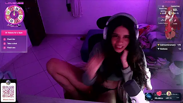 Snapshot of Mikaela_Sonata chatting on 7, 10, 2025 Mikaela Sonata online show from 7, 10, 2025