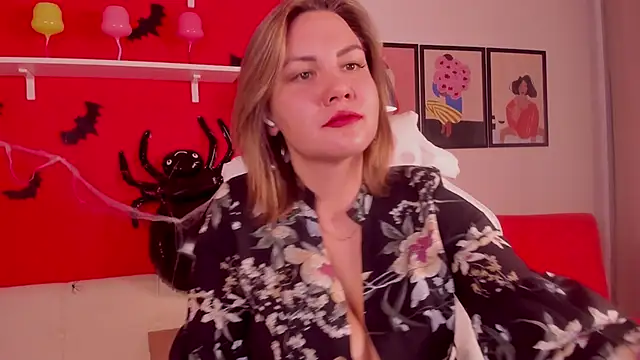 Snapshot of AriaEven chatting on 6, 11, 2025 AriaEven online show from 6, 11, 2025