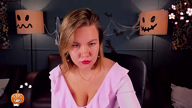 Snapshot of AriaEven chatting on 8, 11, 2025 AriaEven online show from 8, 11, 2025