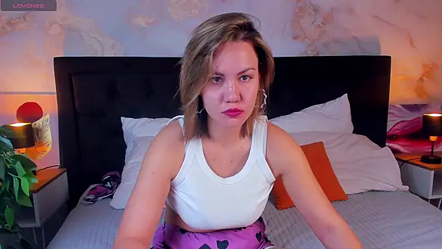 Snapshot of AriaEven chatting on 13, 11, 2025 AriaEven online show from 13, 11, 2025