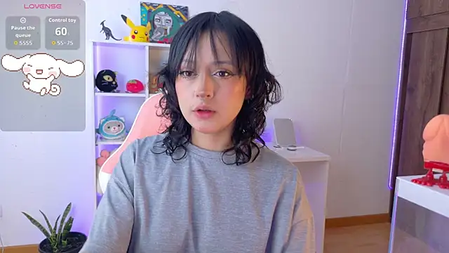 Sallie Doll online show from 4, 10, 2025