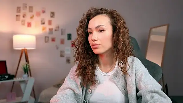 branchwithflowerss online show from 1, 10, 2025