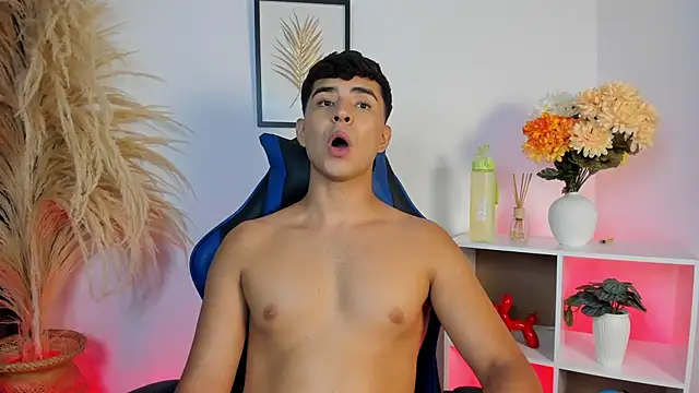 Thiago Connor21 online show from 5, 5, 2026