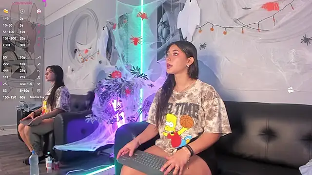 Snapshot of Hekate_20 chatting on 4, 10, 2025 Hekate 20 online show from 4, 10, 2025