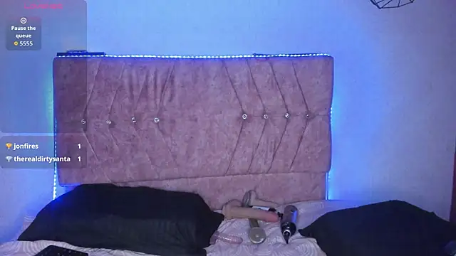 Mia lopez 1 online show from 30, 4, 2026
