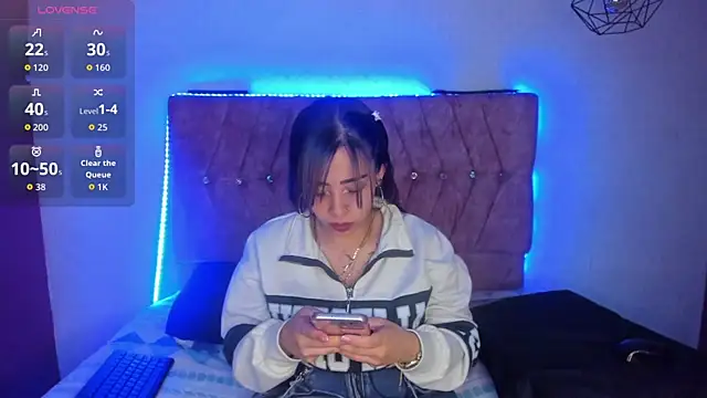 Mia lopez 1 online show from 8, 5, 2026