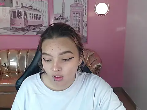 mia foster t online show from 1, 11, 2025