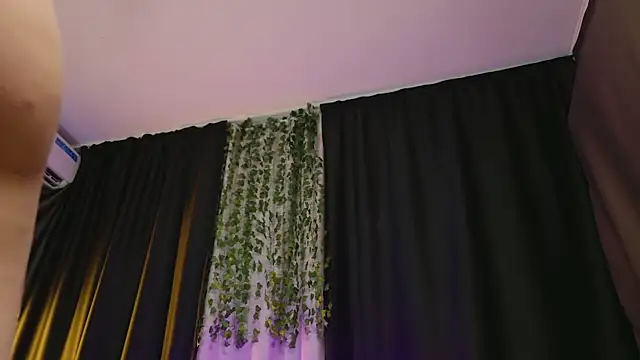 AngelsBoobsxx online show from 25, 6, 2026