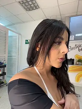 ArieliciousXXX online show from 16, 6, 2026
