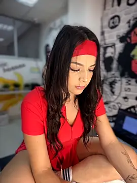 ArieliciousXXX online show from 17, 6, 2026