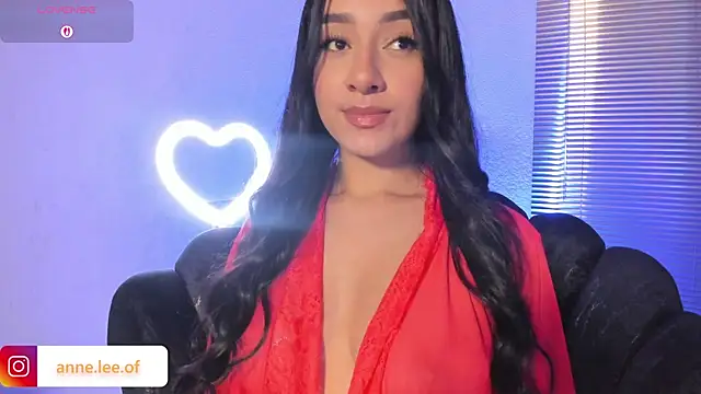 Snapshot of anne_leee chatting on 3, 11, 2025 anne leee online show from 3, 11, 2025