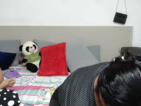 Charlotte Rot2 online show from 17, 10, 2025