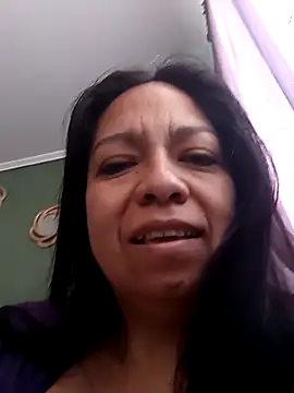 Snapshot of BubzeeBunnie chatting on 9, 10, 2025 BubzeeBunnie online show from 9, 10, 2025