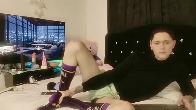 Tyler cat online show from 20, 10, 2025