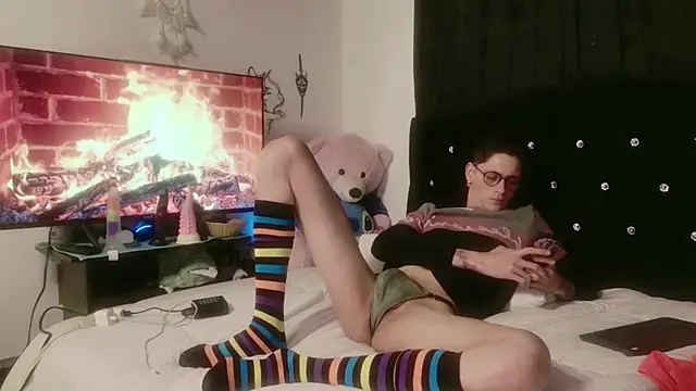 Tyler cat online show from 5, 11, 2025