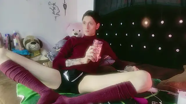 Tyler cat online show from 28, 4, 2026