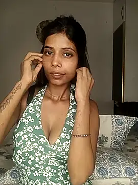 Snapshot of zoya_your chatting on 8, 10, 2025 zoya your online show from 8, 10, 2025