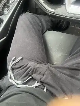 Snapshot of ayrtonmen chatting on 17, 10, 2025 ayrtonmen online show from 17, 10, 2025