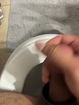 Snapshot of ayrtonmen chatting on 22, 11, 2025 ayrtonmen online show from 22, 11, 2025