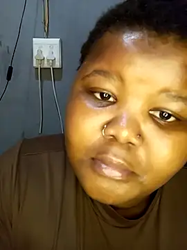 LadyBear2002 online show from 11, 10, 2025