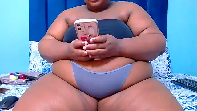 LadyBear2002 online show from 22, 7, 2026