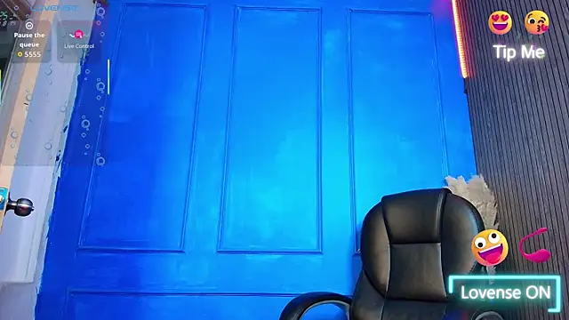 Nikki Vesper online show from 30, 7, 2026