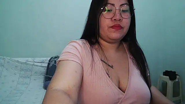 TeaseNPlease 13 online show from 15, 12, 2025