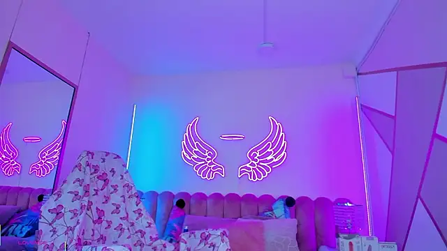 Snapshot of madisson_121 chatting on 4, 2, 2026 madisson 121 online show from 4, 2, 2026