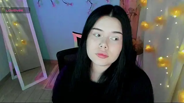 Mona Esty online show from 6, 8, 2026