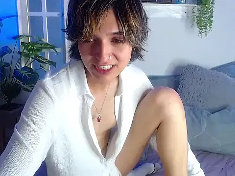 noellee   online show from 5, 10, 2025