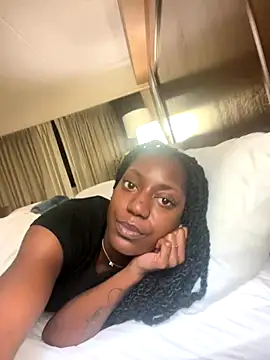 Snapshot of Giselledabodyyy chatting on 7, 11, 2025 Giselledabodyyy online show from 7, 11, 2025