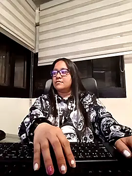 Xander Taylor  online show from 9, 10, 2025