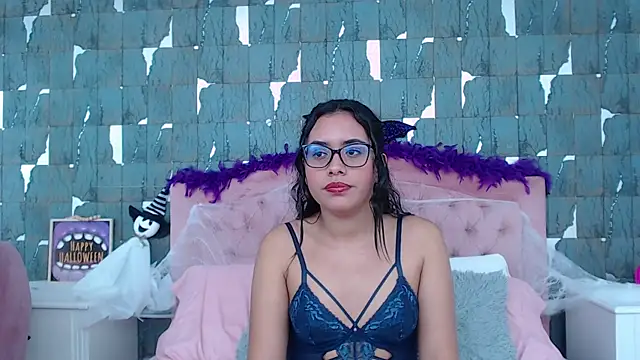 VictoriaVixxen online show from 22, 10, 2025