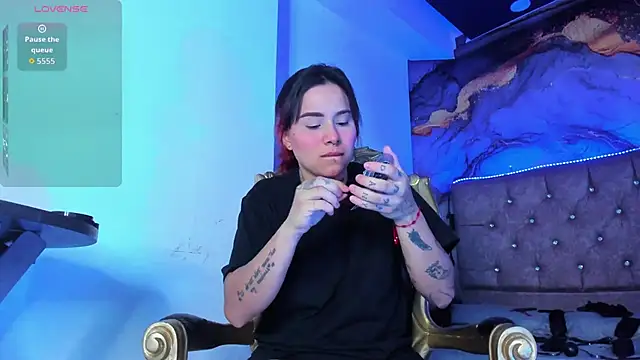 Nixielee  online show from 28, 10, 2025