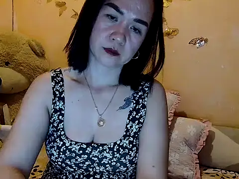 KissHott online show from 4, 2, 2026