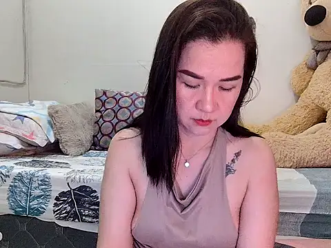 KissHott online show from 5, 8, 2026