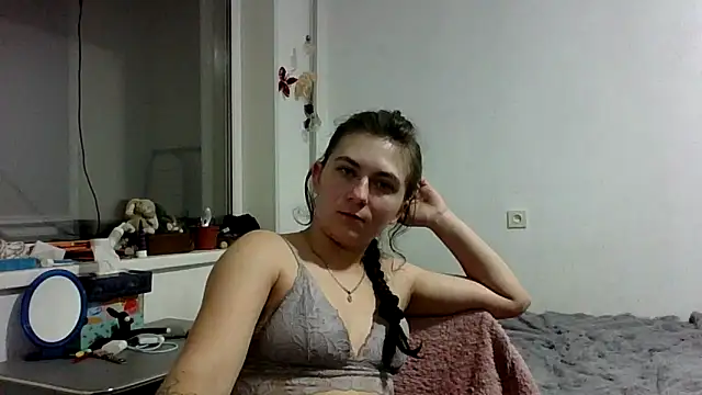 Snapshot of Twolatte1520 chatting on 22, 12, 2025 Twolatte1520 online show from 22, 12, 2025