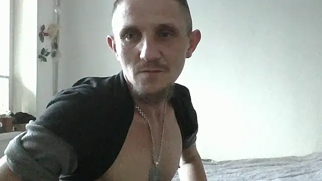 Snapshot of Twolatte1520 chatting on 15, 3, 2026 Twolatte1520 online show from 15, 3, 2026