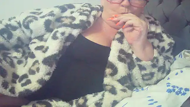 Playful MILF Demi online show from 28, 3, 2026