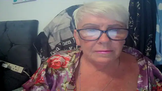 Playful MILF Demi online show from 8, 7, 2026