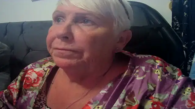 Playful MILF Demi online show from 13, 7, 2026