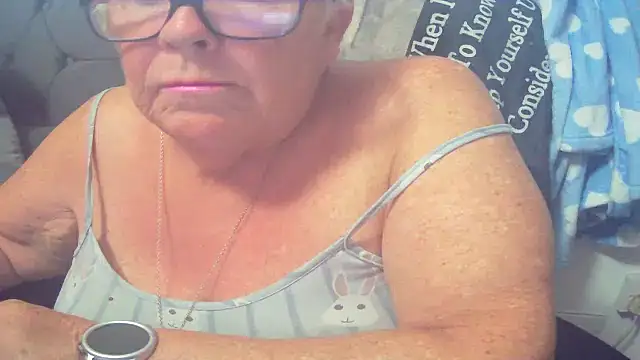 Playful MILF Demi online show from 16, 7, 2026