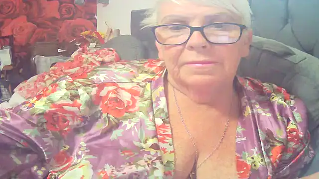 Playful MILF Demi online show from 17, 7, 2026