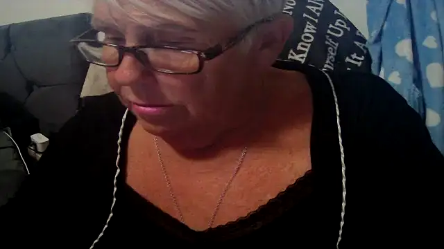 Playful MILF Demi online show from 18, 7, 2026