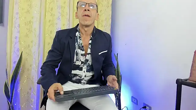  axelking  online show from 8, 5, 2026