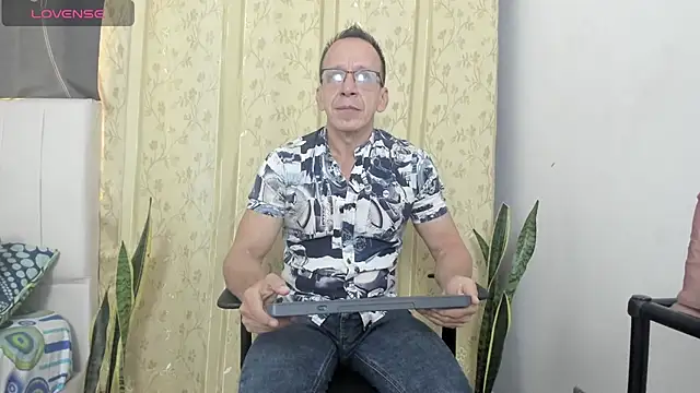  axelking  online show from 8, 7, 2026