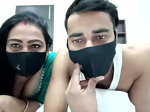 horny milf couple online show from 29, 10, 2025