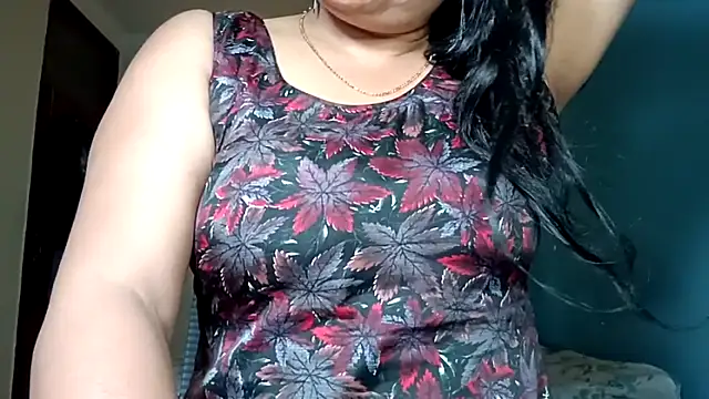 horny milf couple online show from 5, 4, 2026